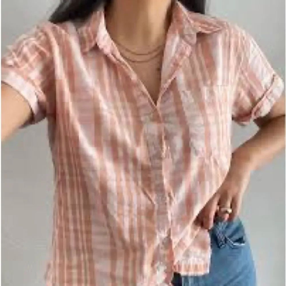 Universal Thread medium peach plaid boxy fit cuff sleeve shirt